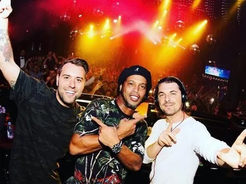 Bí mật sau những bữa tiệc của Ronaldinho