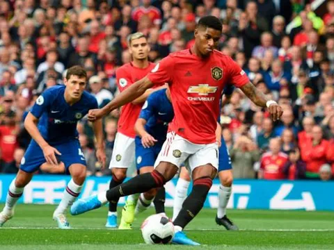 Bị Rashford 'cướp' pen và đây là hành động của Pogba