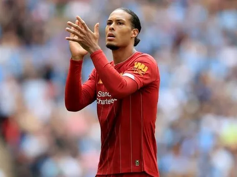Bị 'siêu bom' Man Utd qua mặt, Van Dijk nói một câu khó tin