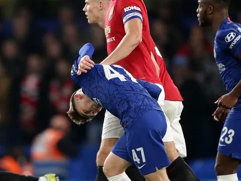 'Ngọc quý' Chelsea: "Cầu thủ M.U đó bắt nạt, túm cổ tôi và nói 1 câu"