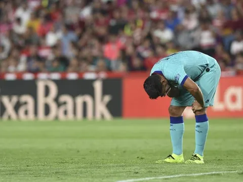 Chấn động ở Los Cármenes, sự trở lại của Messi không cứu nổi Barca thảm hại