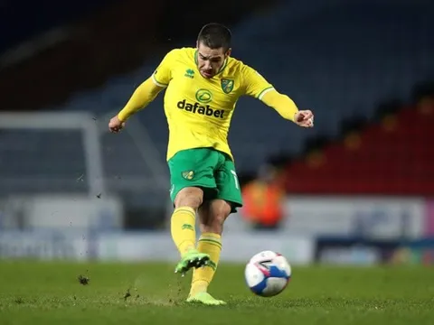 Thay Ozil, Arsenal xúc tiến chiêu mộ "báu vật" Championship