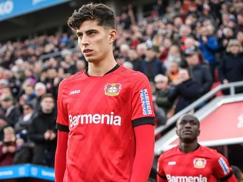 Bỏ qua Jack Grealish, M.U muốn "thần đồng nước Đức" bắt cặp với Bruno Fernandes