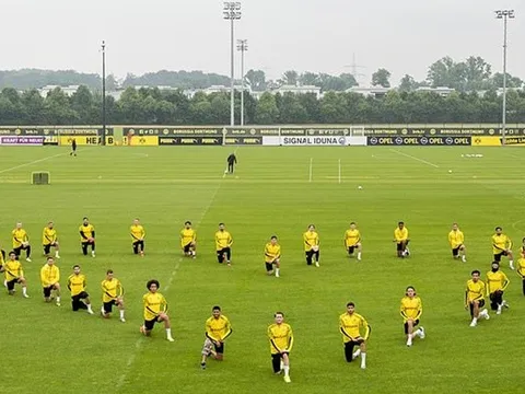 Dàn sao Dortmund phản đối vấn nạn phân biệt chủng tộc