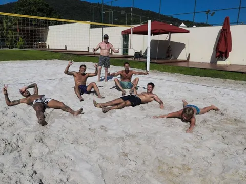 'Thất nghiệp dài hạn', đây là cách ứng phó của dàn sao giới túc cầu