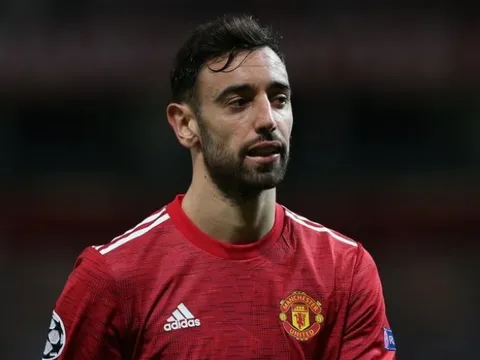 Steve McManaman lý giải nguyên nhân loại Bruno Fernandes ra khỏi Team of the Year