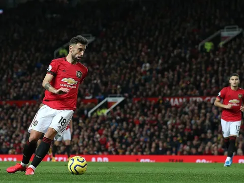 Man Utd đụng Chelsea, Carragher cảnh báo một cái tên