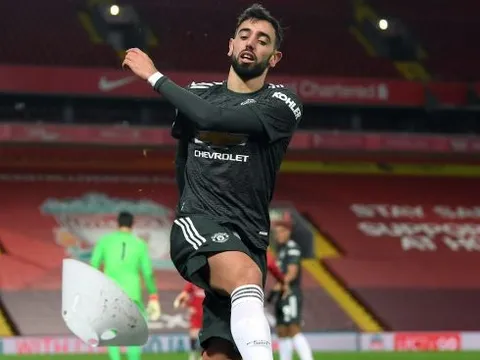 Bruno Fernandes và sự đối nghịch khi M.U "on top" Premier League