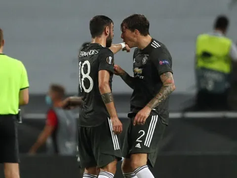 Bruno - Lindelof và những vụ "gà nhà đá nhau" trong làng túc cầu