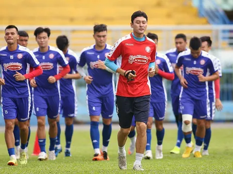 Bùi Tiến Dũng hóa "đại bàng", Công Phượng vẫn còn tập riêng hậu nhổ răng