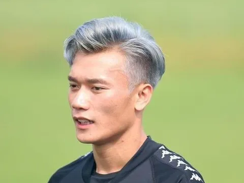 Bùi Tiến Dũng "rủ rê" thành công 2 đàn anh CLB TP.HCM nhuộm màu tóc vạn người mê