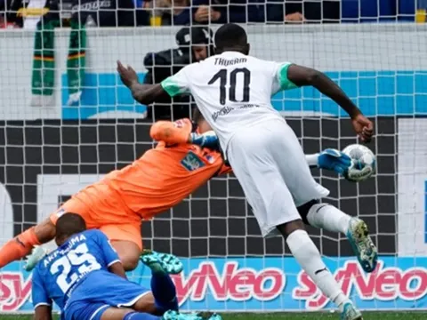 Bundesliga đang chứng kiến "hậu duệ của Lilian Thuram" tỏa sáng rực rỡ