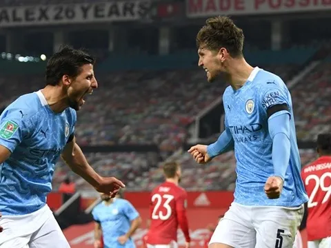 Bước ngoặt cố định xuất hiện, Man City nhấn chìm Man Utd tại Old Trafford