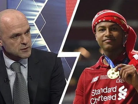 'Trao huy chương chẳng giúp ích gì cho cậu ta, thật lố bịch'