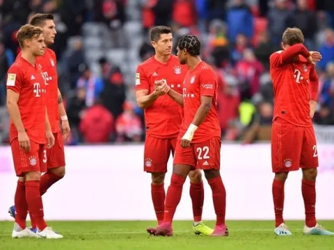 Cả đội Bayern Munich qua đêm ở sân bay vì lý do 'dở khóc dở cười'