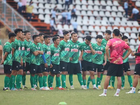 Các CLB V-League ra mức phạt nếu cầu thủ tăng cân sau Tết