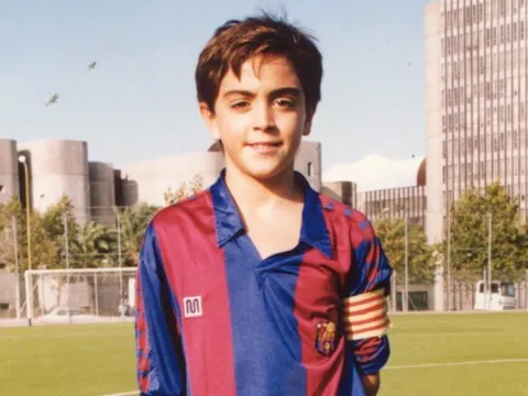 Muôn vàn cách các sao bóng đá sử dụng lương: Ấn tượng Xavi và Casemiro