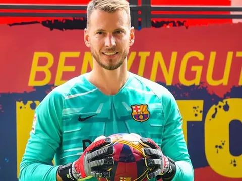 'Người thừa' của Juventus có màn ra mắt chính thức Barcelona