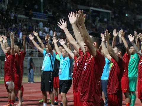 Cầm hòa người Thái, ĐT Việt Nam có màn ăn mừng quen thuộc