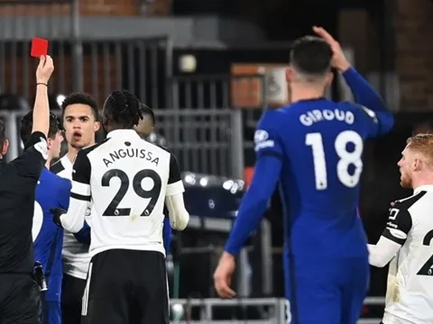 Cận cảnh pha vào bóng ghê rợn trong trận Fulham 0-1 Chelsea