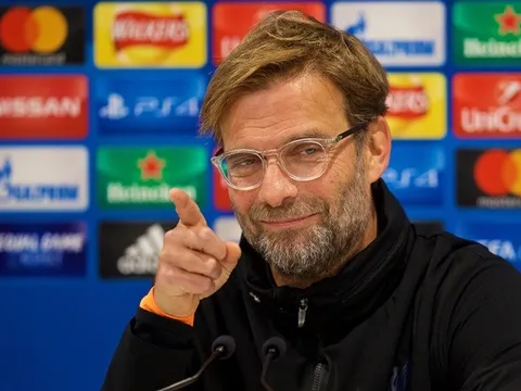Căng thẳng! Klopp trì hoãn gia hạn, Liverpool như 'ngồi trên đống lửa'