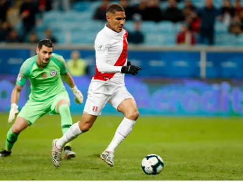 Thủ môn Chile biến thành "trò hề" 2 lần trước Peru