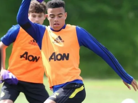 Lộ số áo 'Van Persie mới' của Quỷ đỏ