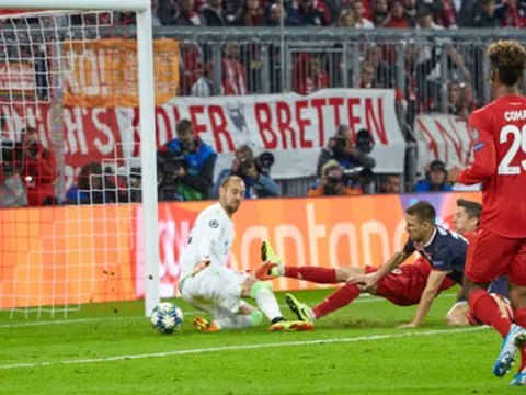 Bộ tứ trong mơ giúp Bayern Munich "làm gỏi" Crvena Zvezda