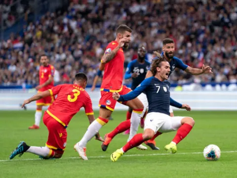 Griezmann đá hỏng 11m lần thứ 2, Pháp thắng 3-0 Andorra