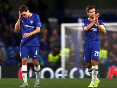Barkley hóa "tội đồ", Chelsea thất bại sốc trước Valencia