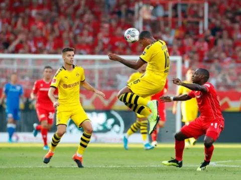 Alcacer ghi bàn, Dortmund vẫn thua sốc trước tân binh Bundesliga