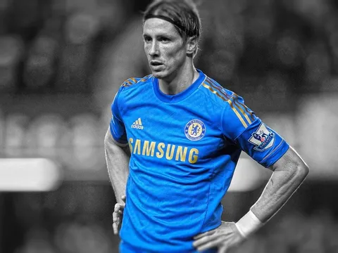 Carragher sai khi gọi Torres là cú lừa?