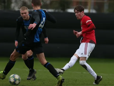 "Carrick 2.0" solo ghi bàn, M.U hạ đối thủ 2 bàn không gỡ