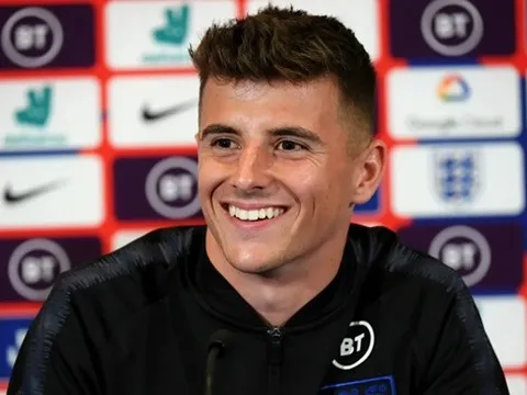 'Gia đình tôi sẽ khóc nếu tôi đá cho tuyển Anh'