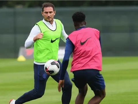 Dàn sao Chelsea hội quân muộn: Xuất hiện "sát thủ hạng nhất"!