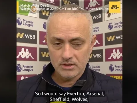 Tottenham thắng may mắn, Mourinho tiếp tục 'cà khịa' Man Utd