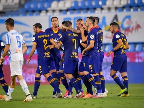 Giúp Roma đánh tennis, sao Man Utd được ngợi khen