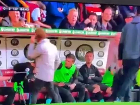 SỐC: Vì Salah, Sadio Mane điên tiết quát thẳng mặt Klopp