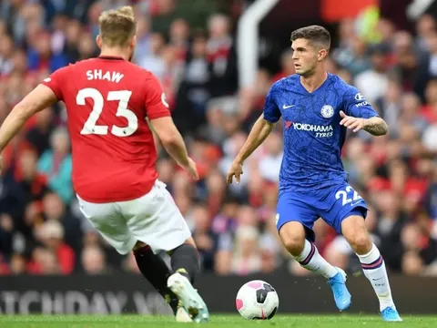 Vì sao Chelsea bị Man Utd vùi dập tơi tả? Jermaine Jenas đã có câu trả lời