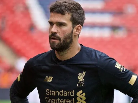 HLV thủ môn cập nhật tình hình chấn thương của Alisson Becker