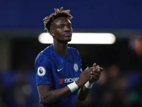 Được Chelsea chiêu đãi "món ăn tinh thần", fan hò reo trên MXH