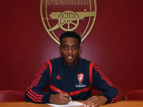 CHÍNH THỨC: Arsenal ký hợp đồng với người khiến Emery "phát rồ"