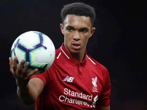 "Cậu ấy còn giỏi hơn cả Alexander-Arnold"