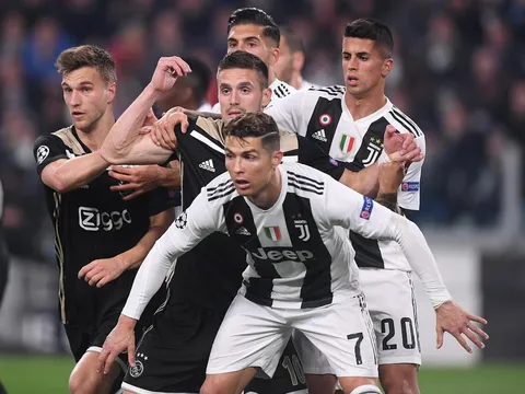 'Cậu ấy giống Ronaldo, luôn ở lại sân muộn hơn mọi người'