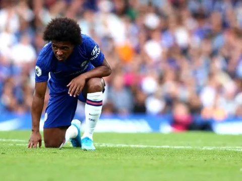 "Cậu ấy nên lo lắng khi Arsenal chiêu mộ Willian"