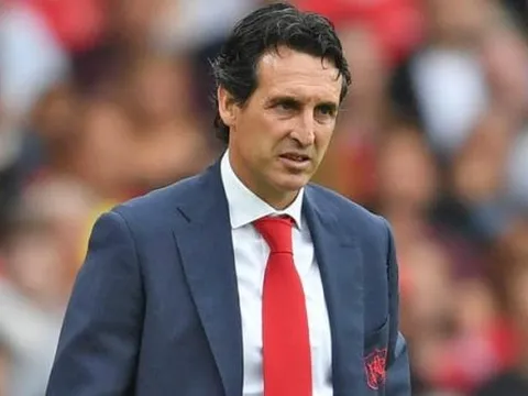 "Cậu ấy nên thấy bị xúc phạm bởi đề nghị từ Arsenal, 1 sự coi thường ghê tởm"