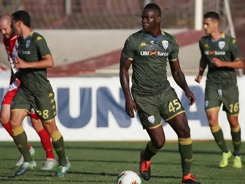 'Cậu bé hư' nước Ý có màn ra mắt Brescia