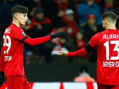 "Cậu ta là một tài năng, không thể ngừng ghi bàn"