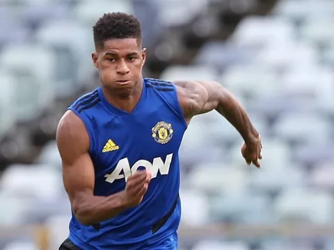 Cầu thủ Man Utd phồng má trợn mắt bởi yêu cầu khó của Solskjaer