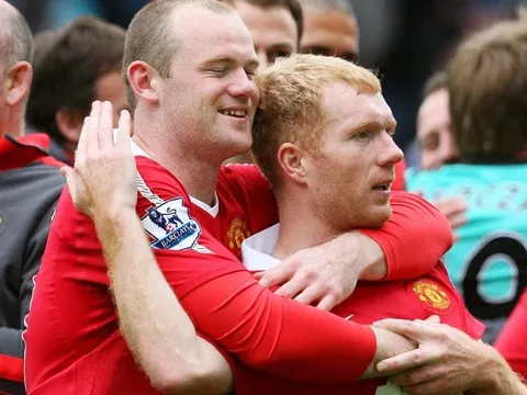 "Cầu thủ M.U đó nhắc Rooney nhớ đến huyền thoại Paul Scholes"